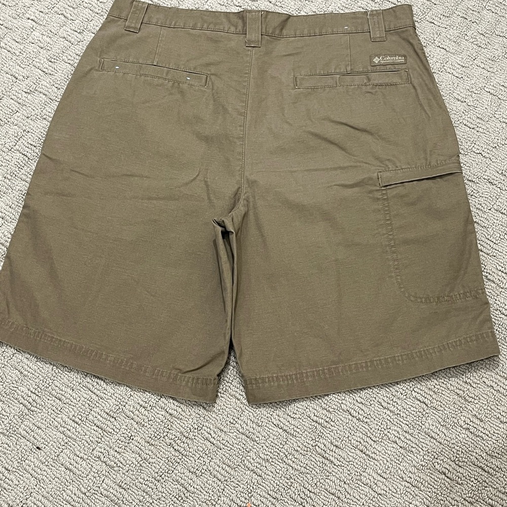 Columbia Khaki Men Shorts Size 36 - Picture 2 of 7